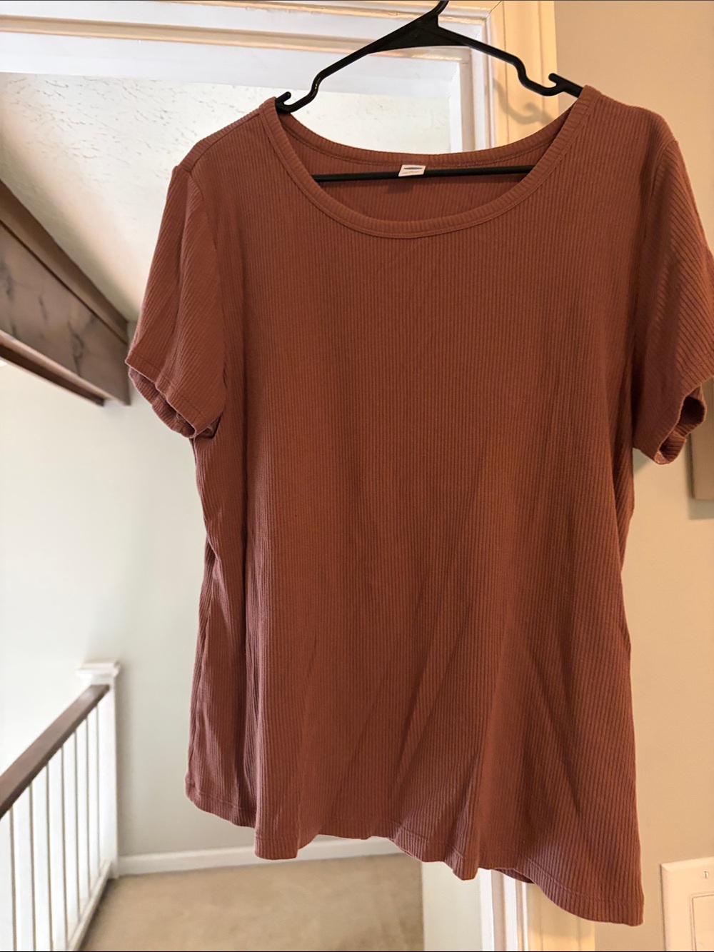 Old Navy Ribbed Short Sleeve Tee in Mauve Brown